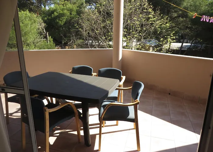 Apartments Karaba